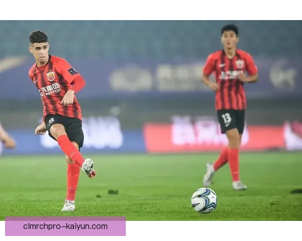 南美足球比赛风格特点解析：技术细腻与进攻流畅性持续提升